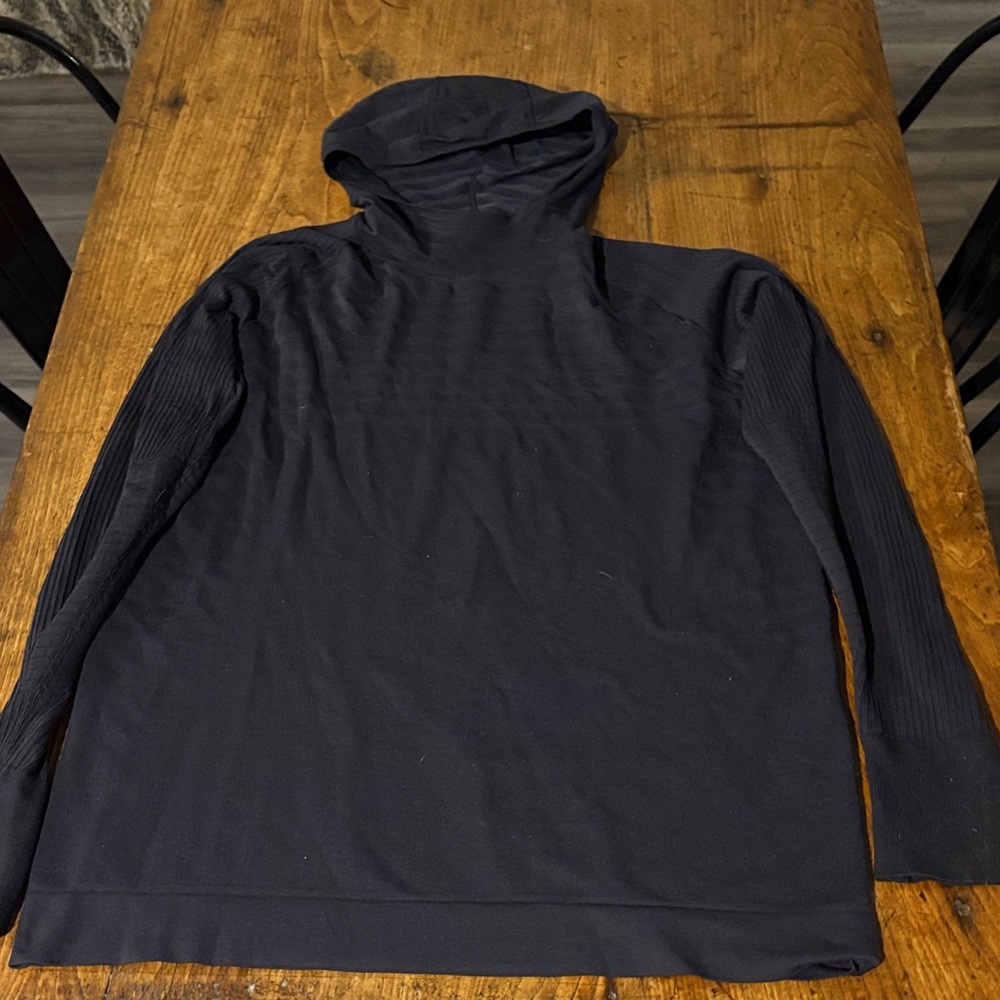 Black Men’s Lululemon Hooded Sweater